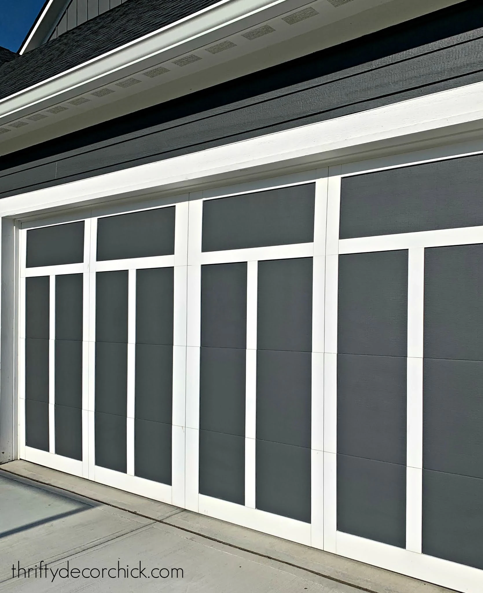 garage doors with white trim