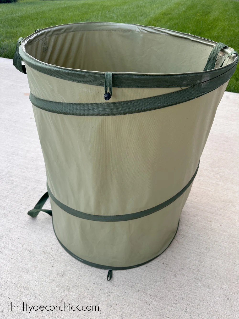 expandable lawn bag