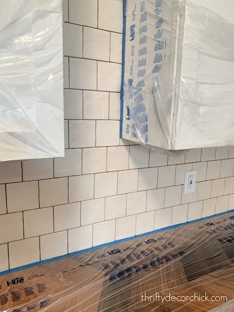 Shiny square wavy tile