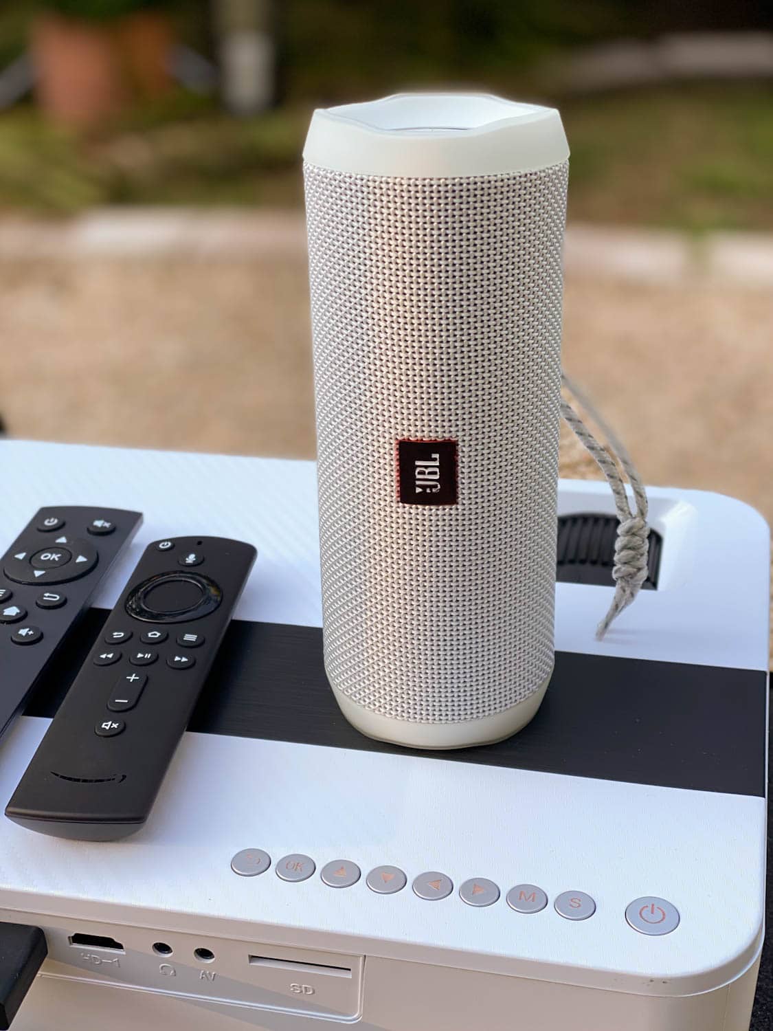 how to set up a bluetooth speaker with an outdoor movie projector