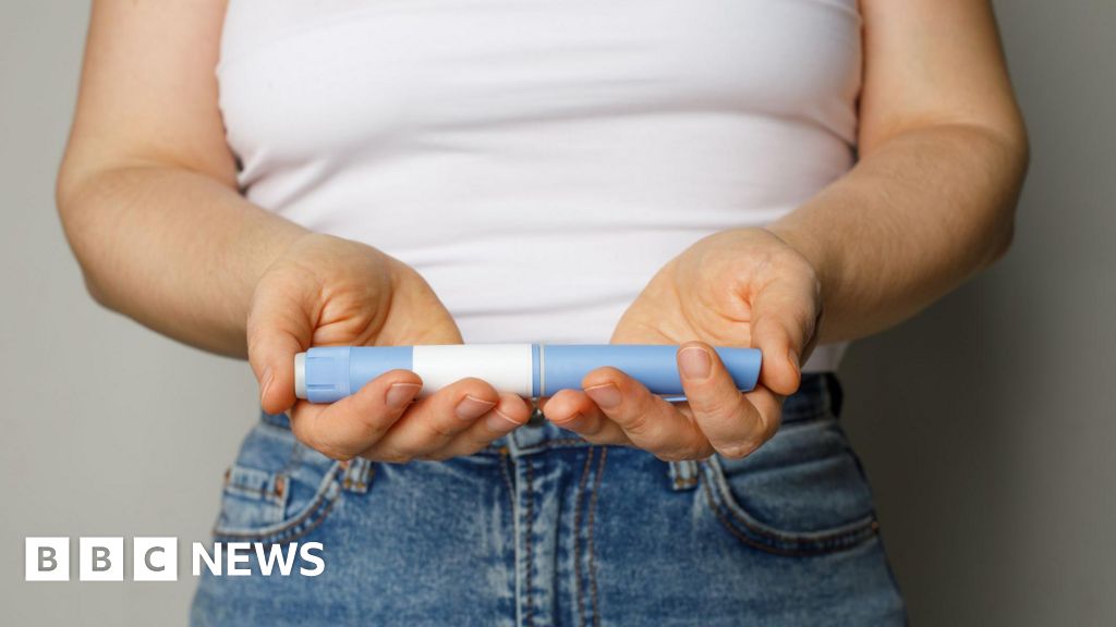 Pharmacists warn over fake weight loss jabs