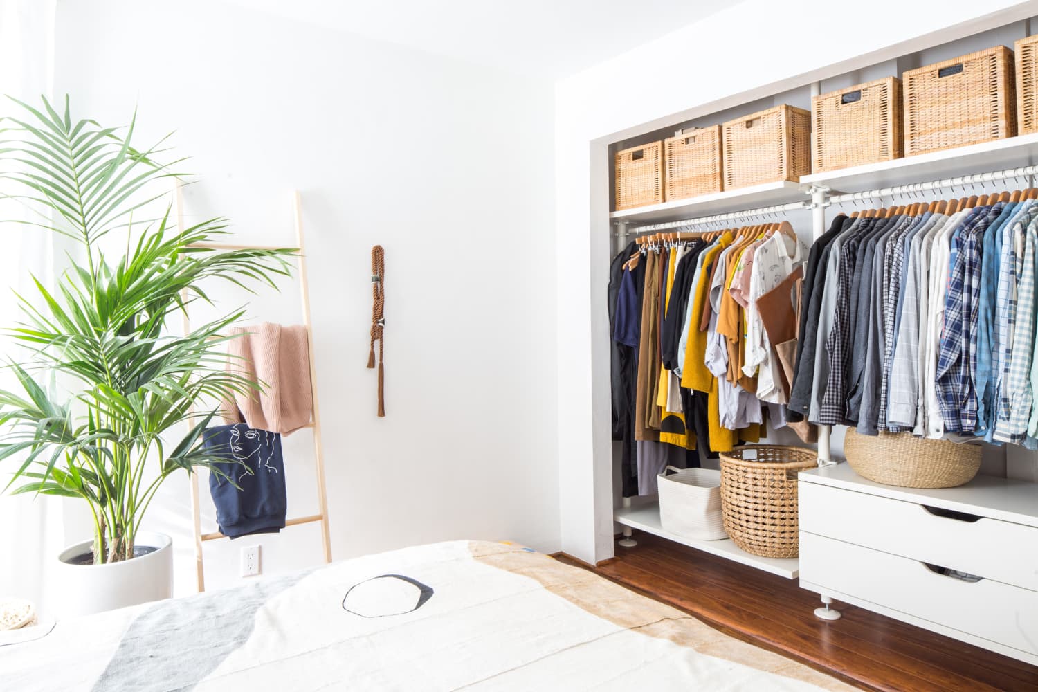 Try this “Tidy Toss” Closet Organizing Tip