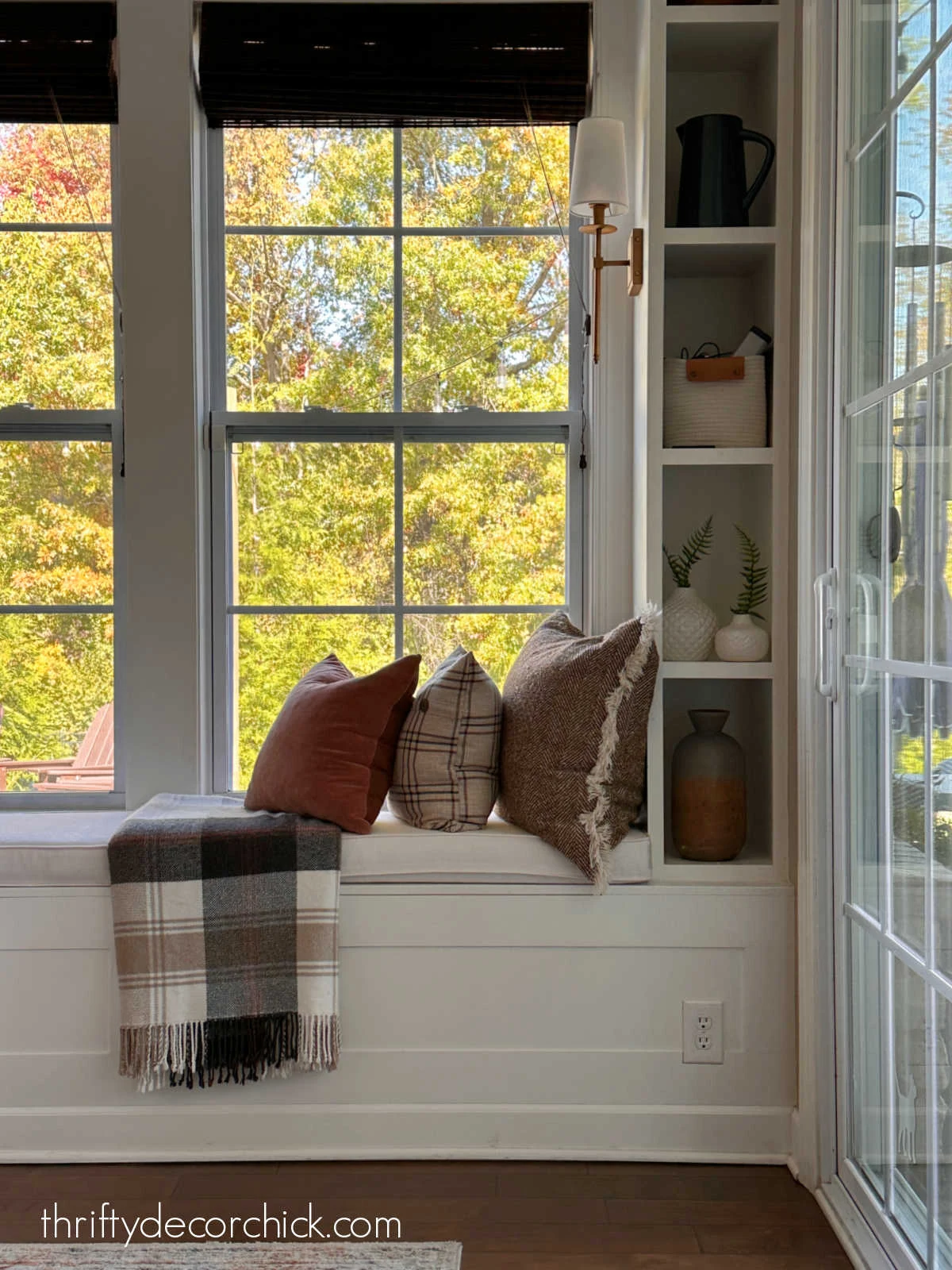 window seat with shelves