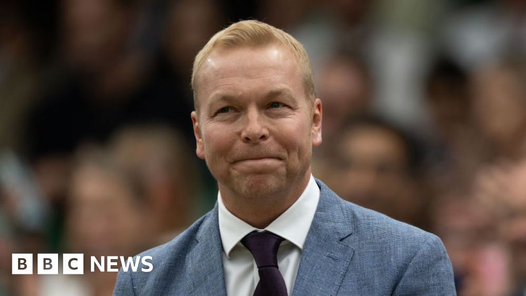 Cyclist Chris Hoy announces that his cancer is terminal