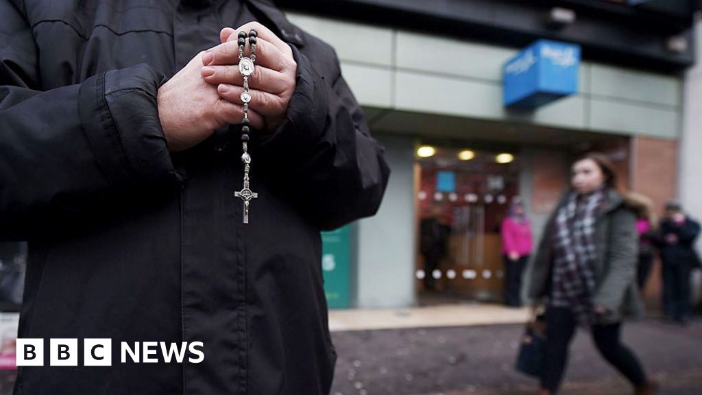 My afternoon with protesters who stand outside abortion clinics