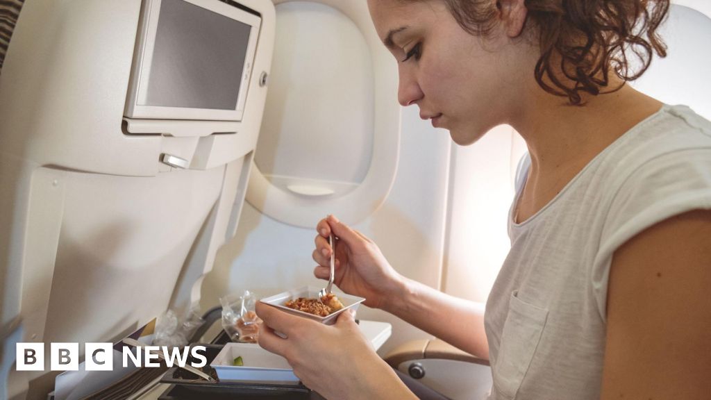 Nut bans no help to allergic air passengers, experts say