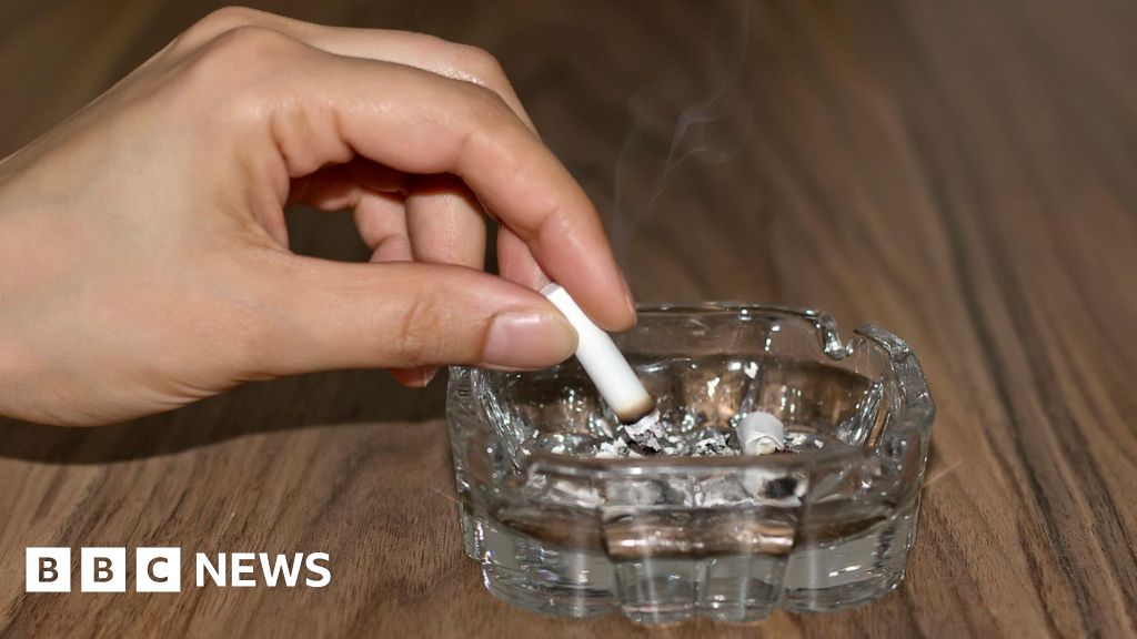 Steep fall in young smokers in past decade