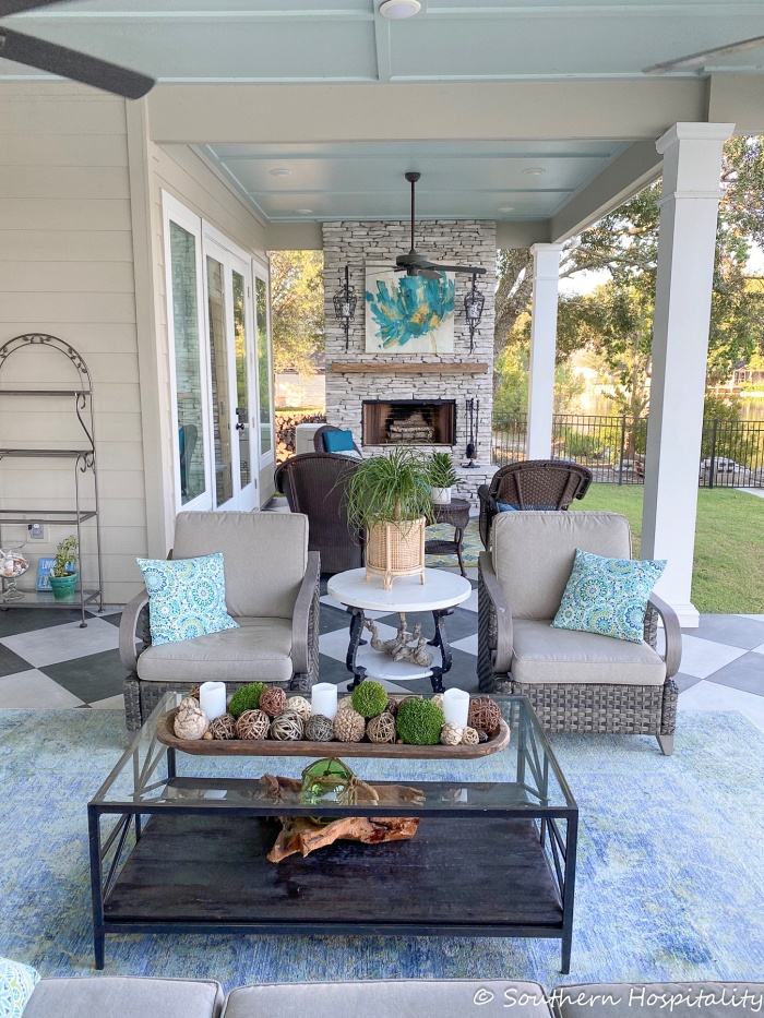 LA Lake House porch